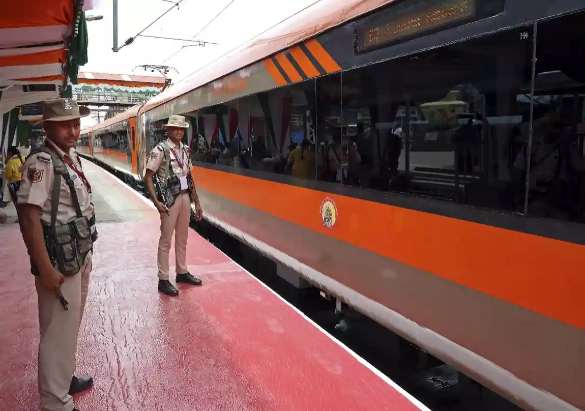 PM Modi to launch yellow line metro, Vande Bharat Express in Bengaluru