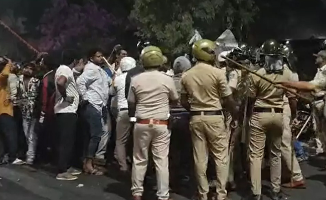 Congress worker shot dead during clash between rival groups in Ballari