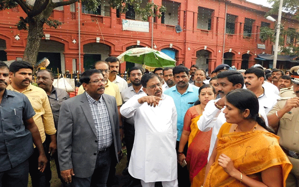 Measures to be taken to construct huge markets like KR Market: DCM Dr. G Parameshwar