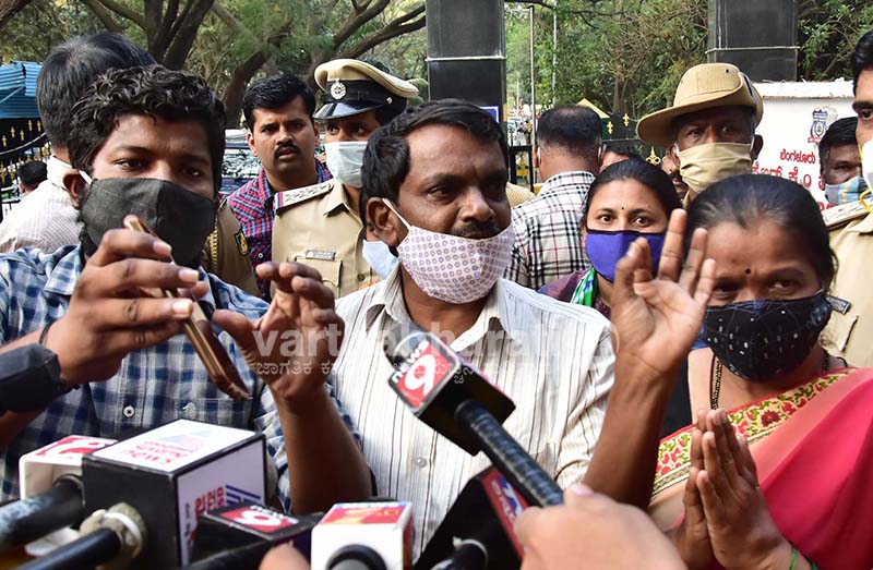'Sex CD case': Woman's father approaches Karnataka HC