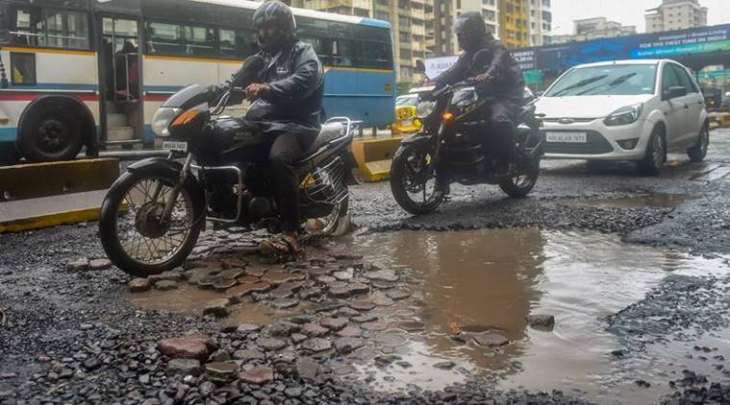 File FIR on complaints about pothole accidents: Karnataka HC to Home department