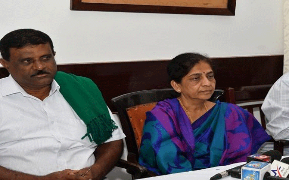 Puttannaiah’s wife files nomination