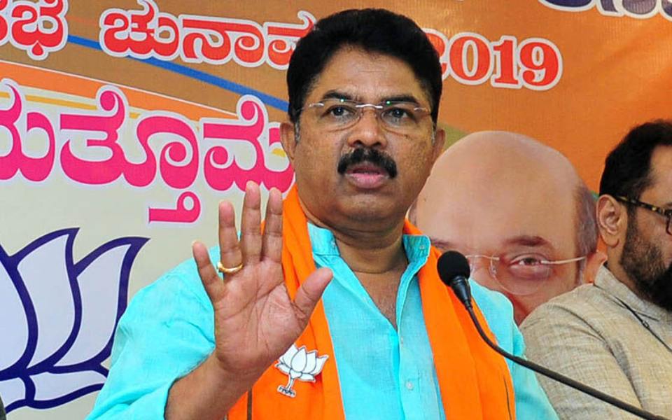 Congress government in Karnataka will collapse if Modi returns to power