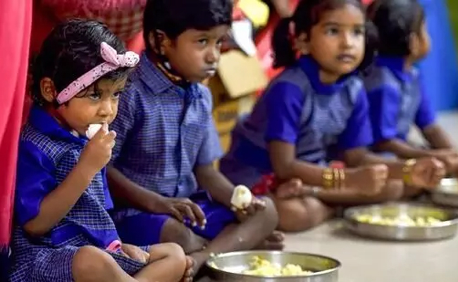 Karnataka: Show-cause notice issued after worms found in midday meal served to students in school