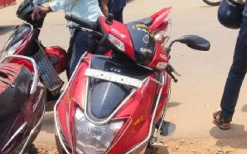 Sakleshpur: Robbers break into safety box of scooter, steal Rs 13 lakh