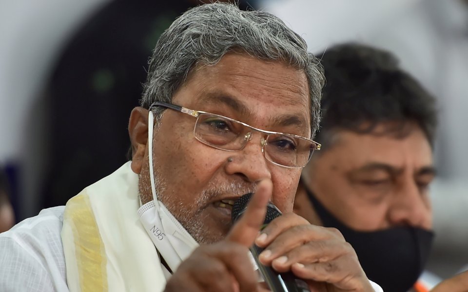 SP-DCP-IG level officers must inspect each police station as per manual: CM Siddaramaiah