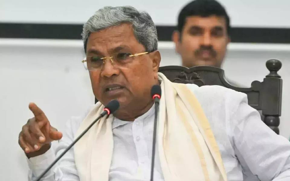Siddaramaiah slams arrest of K'taka farmers heading to Delhi to take part in protest
