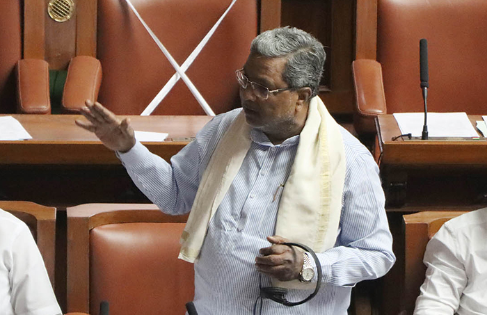 IPS officer resigned due to corruption in Karnataka govt: Siddaramaiah