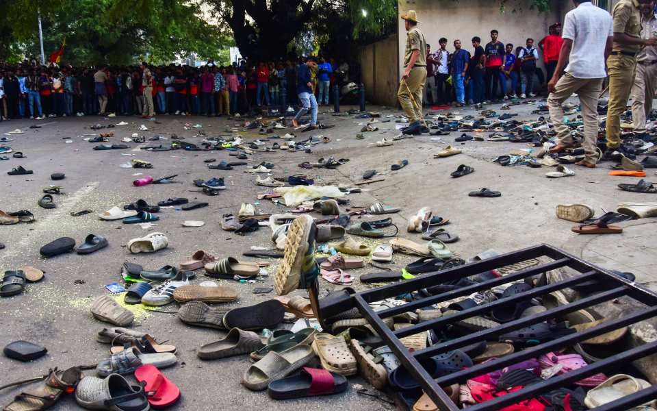 RCB stampede victim’s earrings ‘stolen during post-mortem’, alleges mother