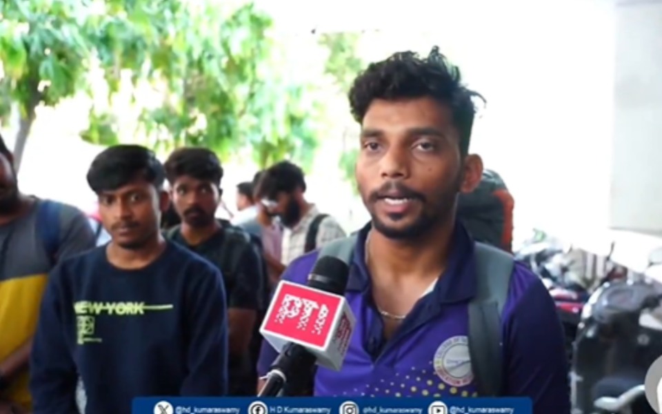 13 Karnataka students return safely from Kashmir to New Delhi