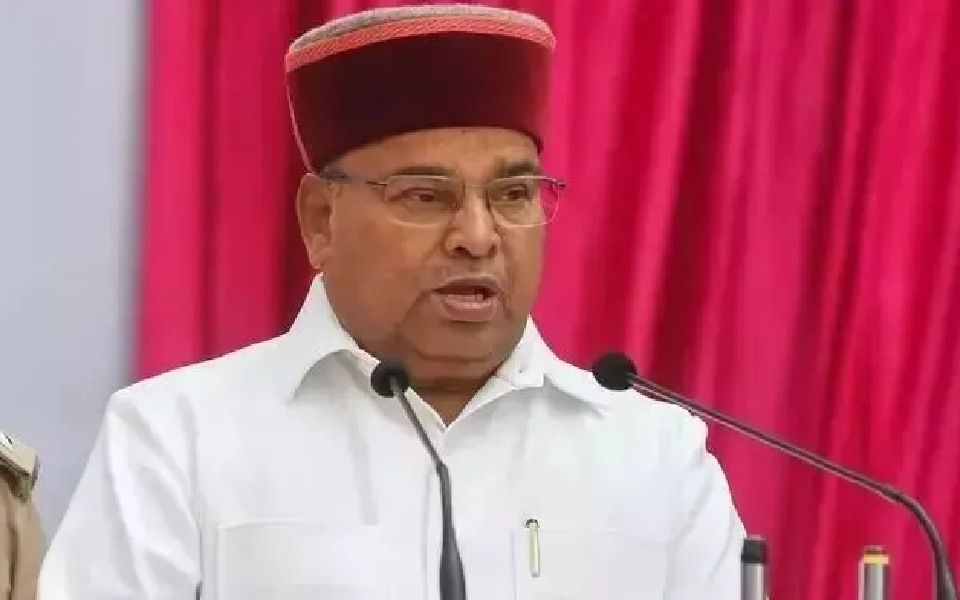 Karnataka Guv writes to CM, Speaker to revoke suspension of 18 BJP MLAs from Assembly