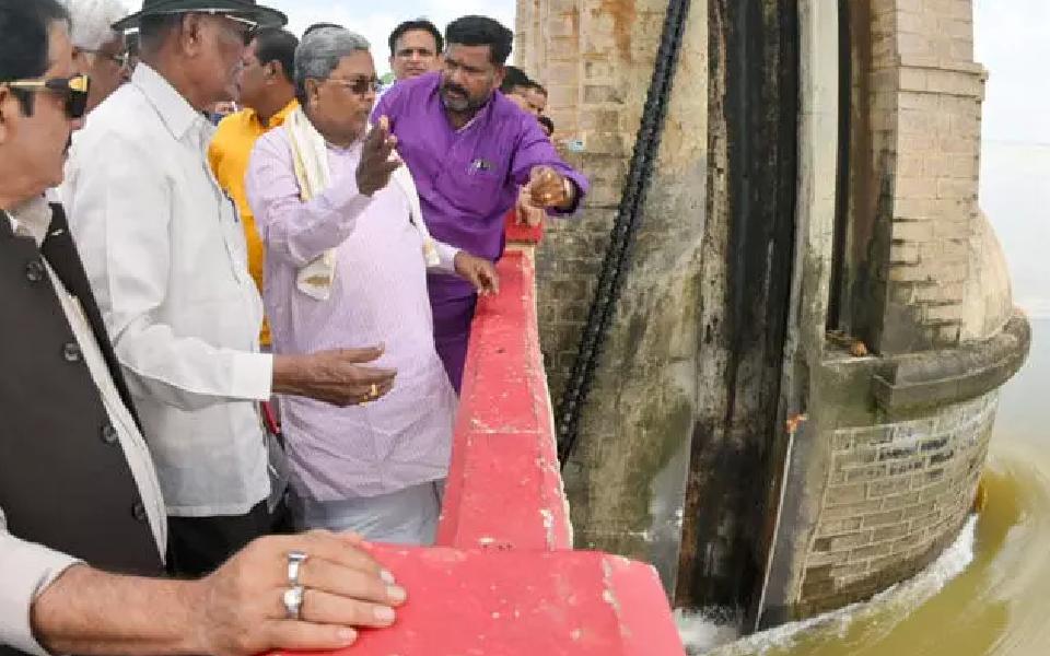 CM Siddaramaiah issues direction to restore damaged crest gate of Tungabhadra reservoir in 3-4 days