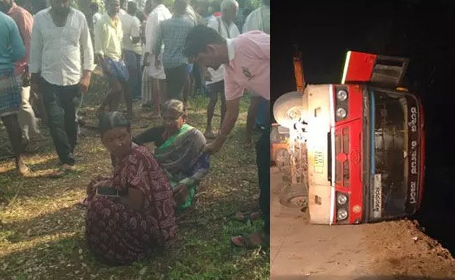 Vijayanagara: KSRTC bus overturns into ditch, one dead