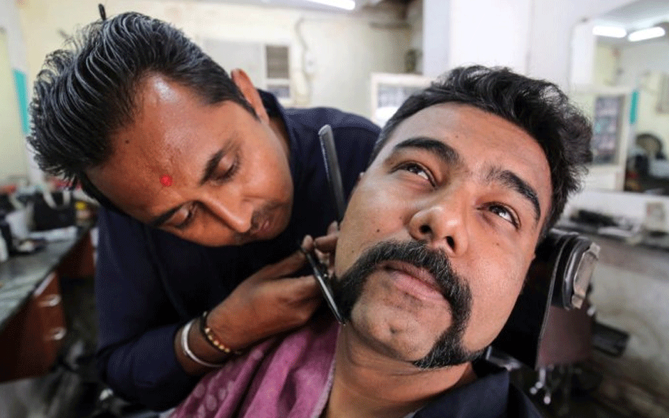 More than 650 people in Bengaluru get 'Abhinandan cut' for free