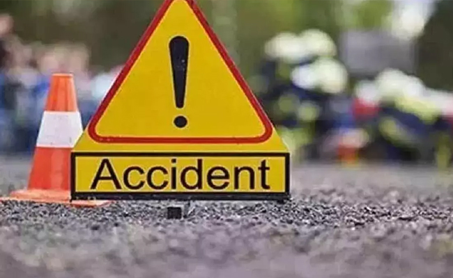 Ambulance topples on NH 66 in Honnavar; patient, driver sustain minor injuries