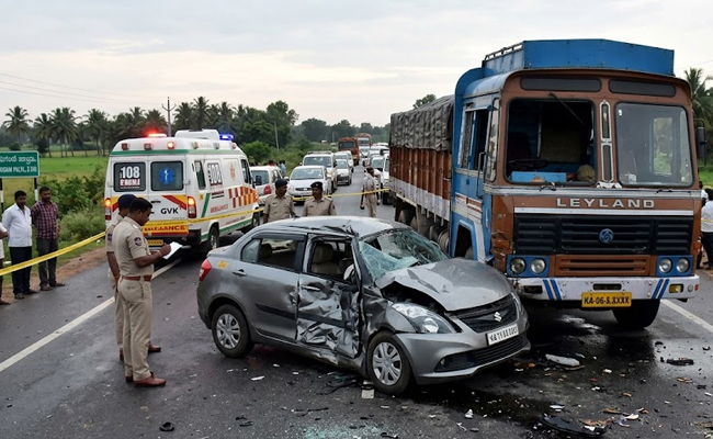 Four killed in car-lorry collision in Karnataka's Tumakuru district