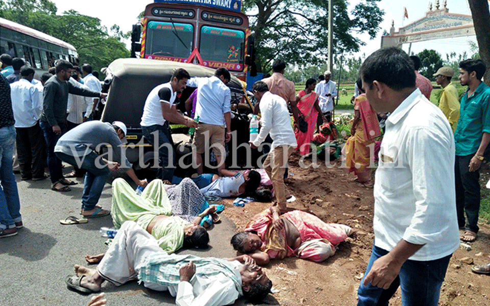 Four died, seven injured in road accident while going for voting