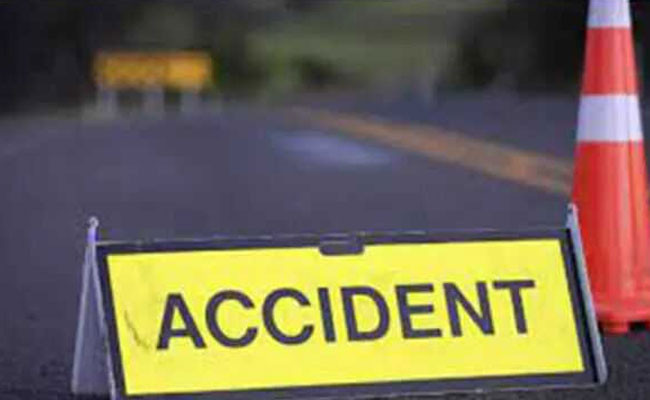 Speeding bike hits pedestrian crossing road in Hubballi; rider, pedestrian die