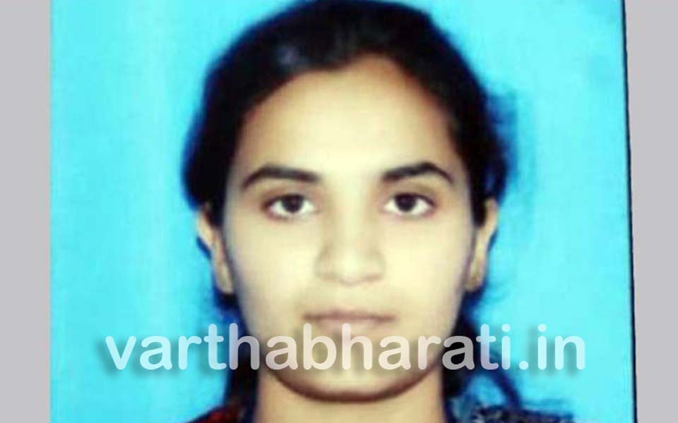 Chikkamagaluru: Road pothole kills 23-year old girl on her way for passport verification with father