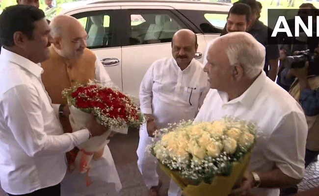 Amit Shah visits Karnataka BJP strongman Yediyurappa's residence for breakfast meet