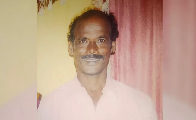 Heavy showers in Hassan: Temple priest dies on spot as lightning strikes