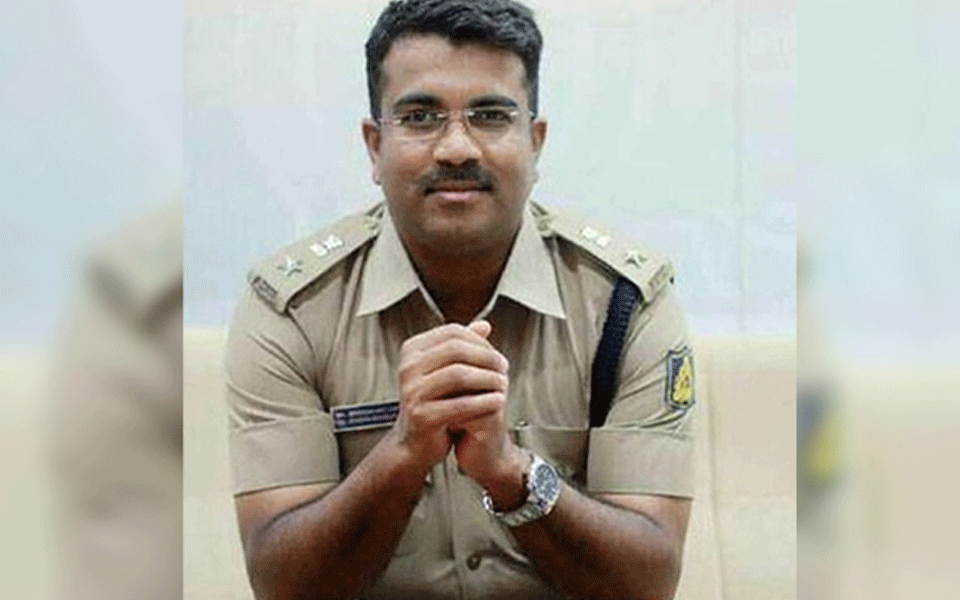 DCP Bheemshanker Guled chastises reporters for giving communal colour to a case of personal enmity