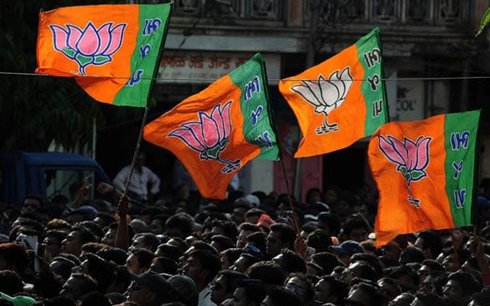 BJP leads in 23 seats, leaving ruling Cong-JDS alliance way behind in Karnataka