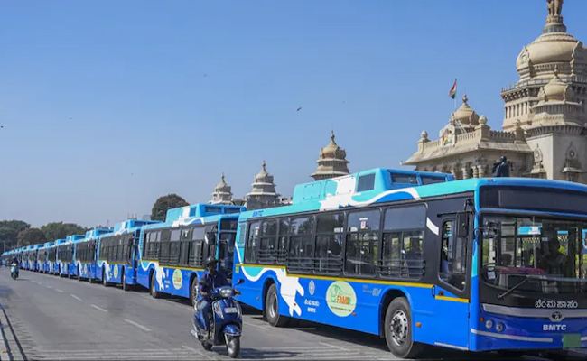 Two Delhi men held for BMTC bus phone thefts in Bengaluru