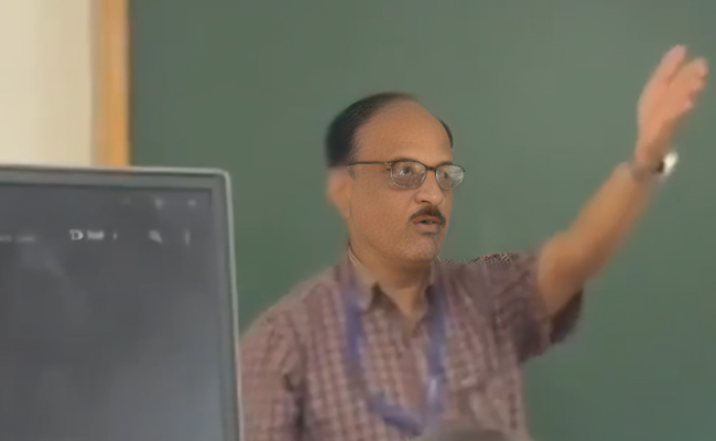 B’luru: Prof Muralidhar Deshpande calls Muslim student ‘terrorist’ 13 times during class;Video viral