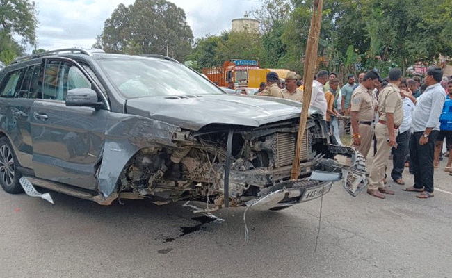 PM Modi's brother, his family critically injured in road accident in Karnataka