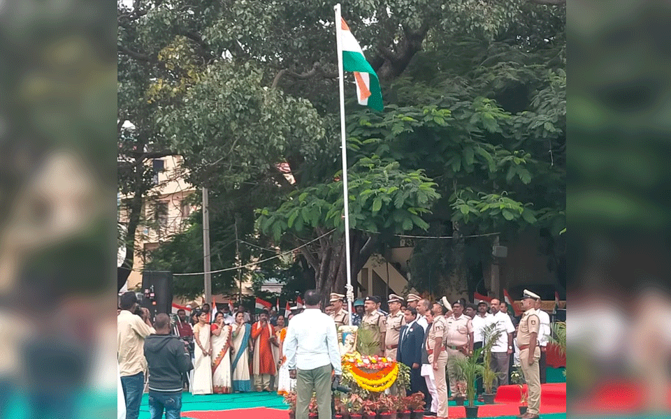 Amid tight security, tricolour hoisted at Chamarajpet Idgah Maidan in Bengaluru
