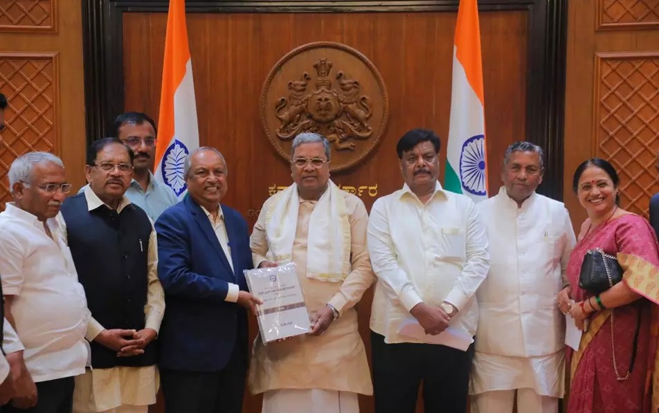 Justice Nagamohan Das submits report on internal reservation for SC to CM