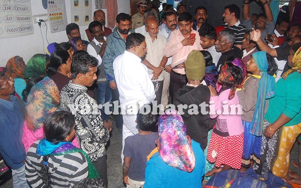 Suntikoppa: DCM Parameshwar visits relief camp