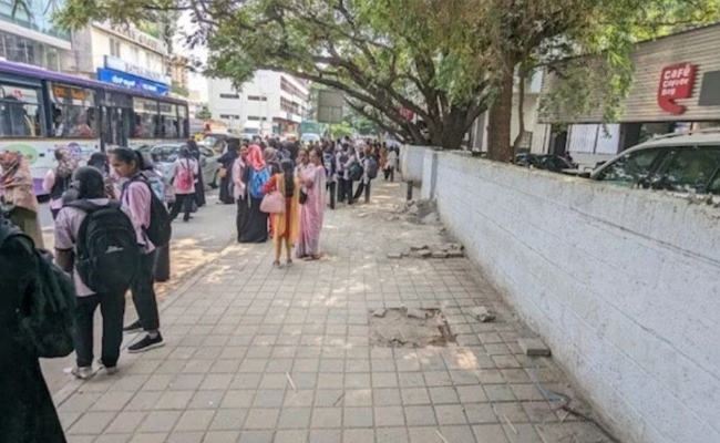 Mystery of "Stolen" BMTC bus shelter on Cunningham Road Solved; Shelter found in BBMP stockyard