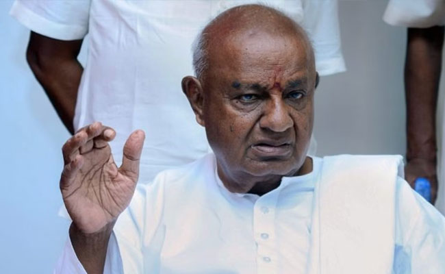 Ex-PM Deve Gowda, whose son and grandson are facing charges, not to celebrate Birthday
