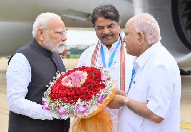 Prime Minister Modi arrives in Bengaluru for launch of B'luru Metro yellow line, Vande Bharat trains