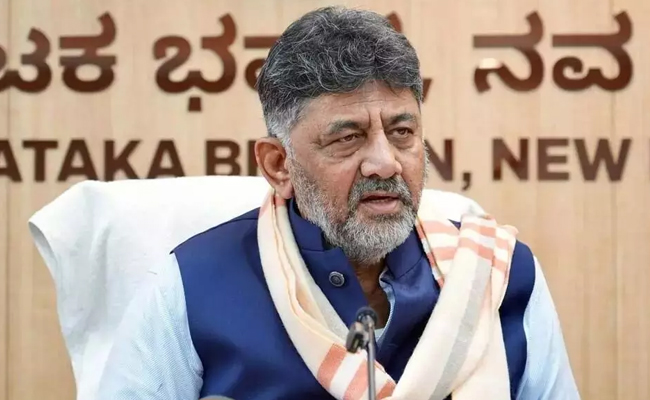 Don’t interfere in our state’s affairs: Shivakumar tells Kerala CM Pinarayi Vijayan