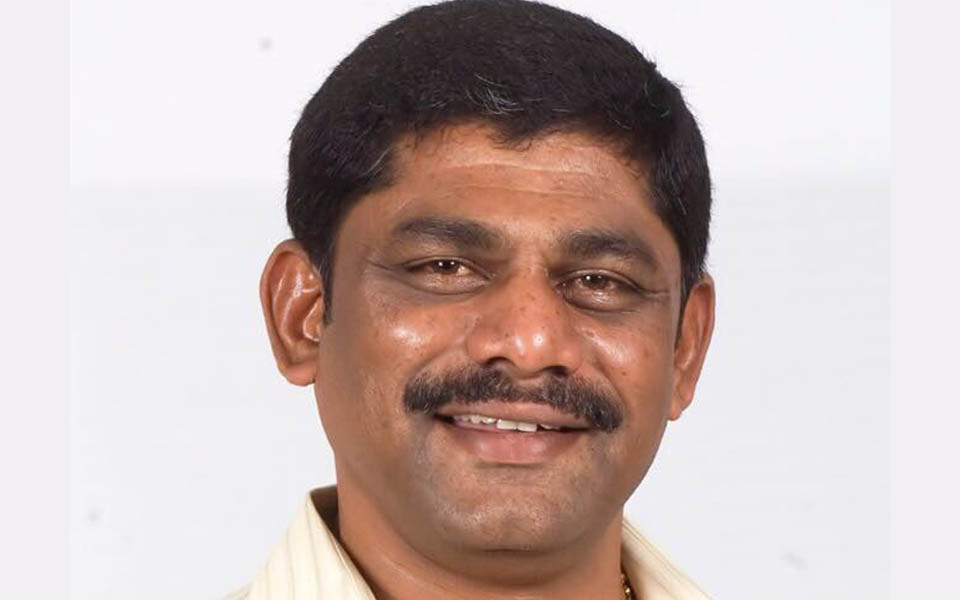 BJP trying to grab power from backdoor: MP DK Suresh