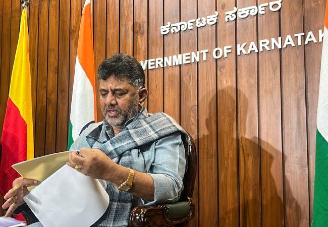 Shivakumar blames previous BJP govt for potholes in Bengaluru