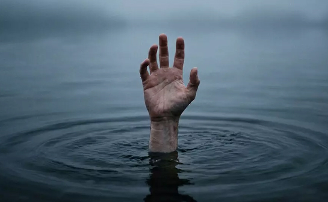 Four children drown in lake while trying to catch ducks in Chikkamagaluru
