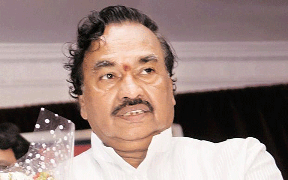 Eshwarappa invites Congress, JDS unhappy MLAs