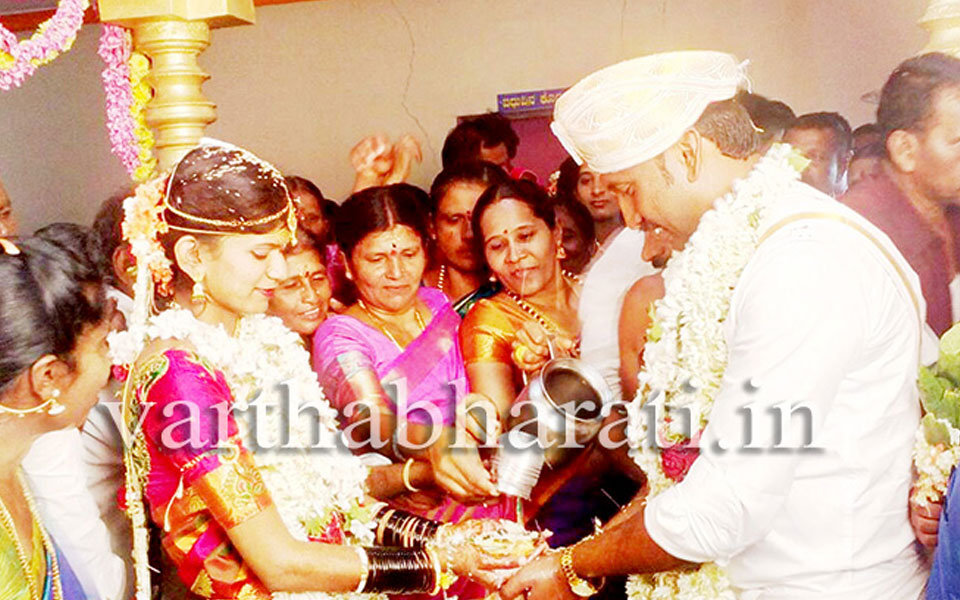 Mandya: Girl enters nuptial knot on the day she completes her exam