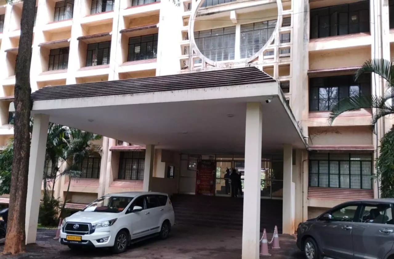 ED conducts raids at educational institutions linked to HM Parameshwara in Tumakuru, Nelamangala