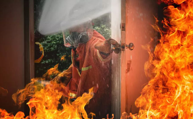 B'luru: One killed, four injured as fire breaks out in hotel; short circuit suspected to be cause