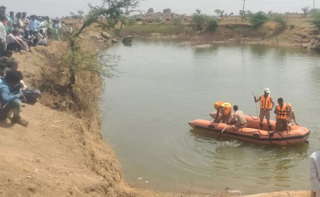 Two teenagers drown in Gadag after entering water filled pit