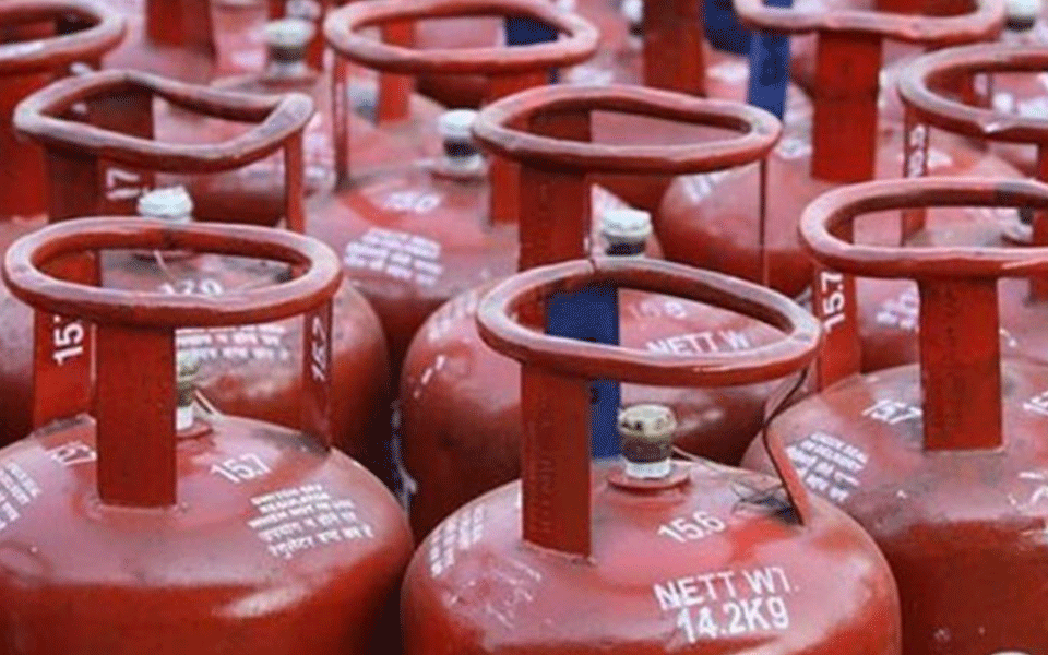 One dies in gas cylinder explosion, building collapses