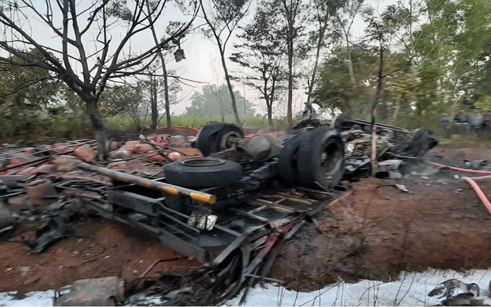 Shimoga: Blast in LPG cylinder-laden lorry; Driver burn to death