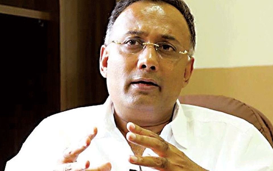 Why BJP showing more concern on Baig after fighting against IMA, asks Dinesh Gundurao