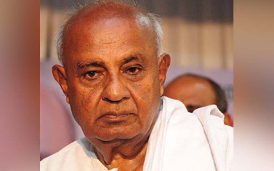 Deve Gowda urges Rahul to cool 'resentment' of Cong MLAs on seat sharing