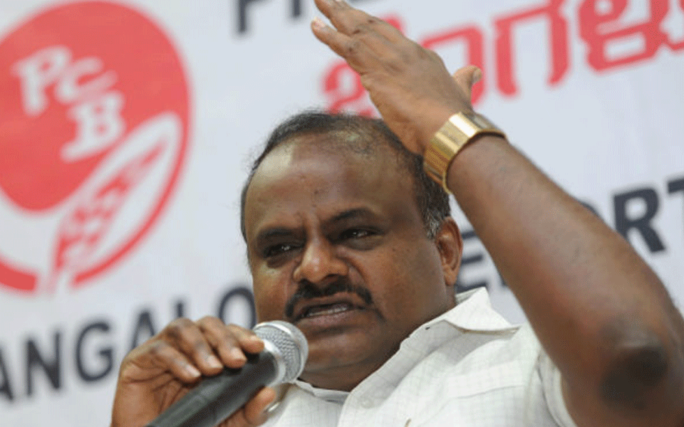 Kumaraswamy calls on people to protest against BJP’s attempts to topple Karnataka govt